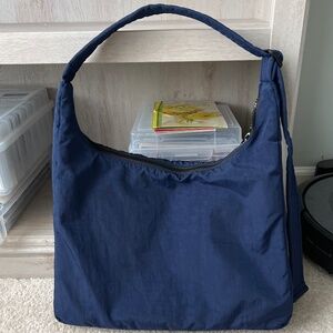 EUC Baggu Nylon Shoulder Bag in Navy